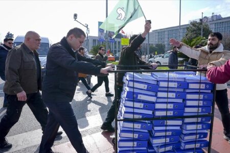 Der Gründer von Martı sammelte 376.000 Unterschriften und übergab sie an IMM