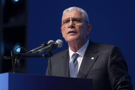 LIVE-BLOG – Der neue Vorsitzende der YETERLI-Partei, Musavat Dervişoğlu: Jeder sollte versichert sein, dass nichts jemals wieder so sein wird wie zuvor.