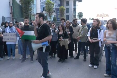 Palästinensischer Protest vor MÜSİAD, von der Gruppe, die während des Protests in Taksim mit Handschellen festgehalten wurde: Die Beschränkung reicht nicht aus, es sollte ein Embargo verhängt werden
